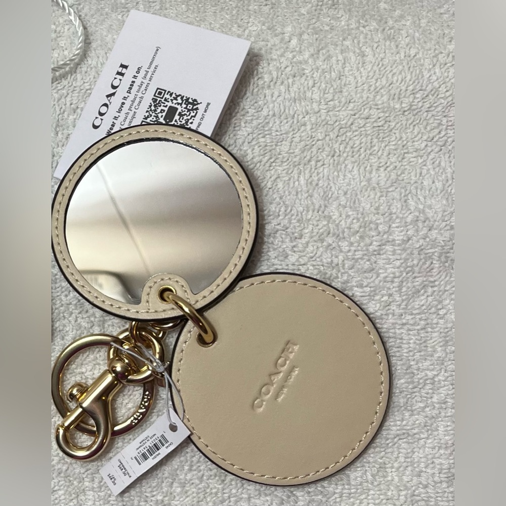 $3 START COACH KEYCHAIN WITH MIRROR NEW W TAGS AND RED COACH GIFT BAG $68 RET - Picture 6 of 14